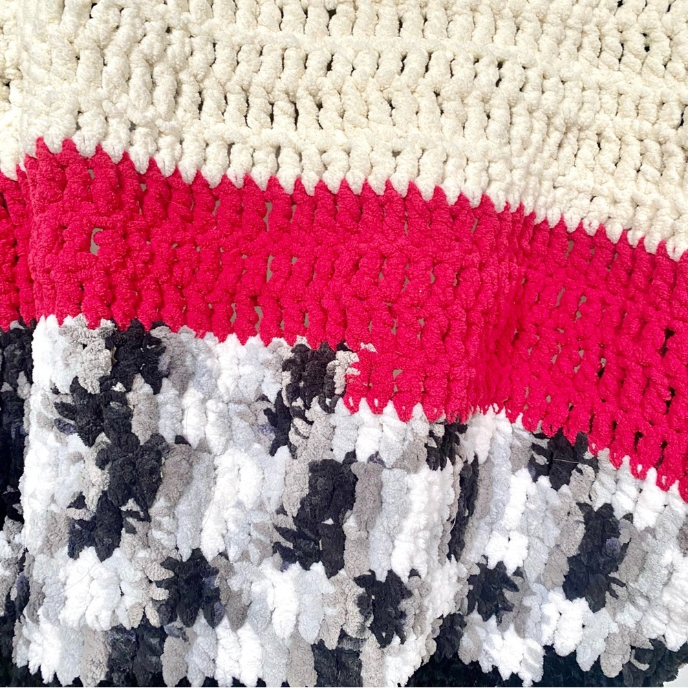 Artisan CABIN shrug cover up w cottagecore granny prairie vibe - Picture 8 of 9